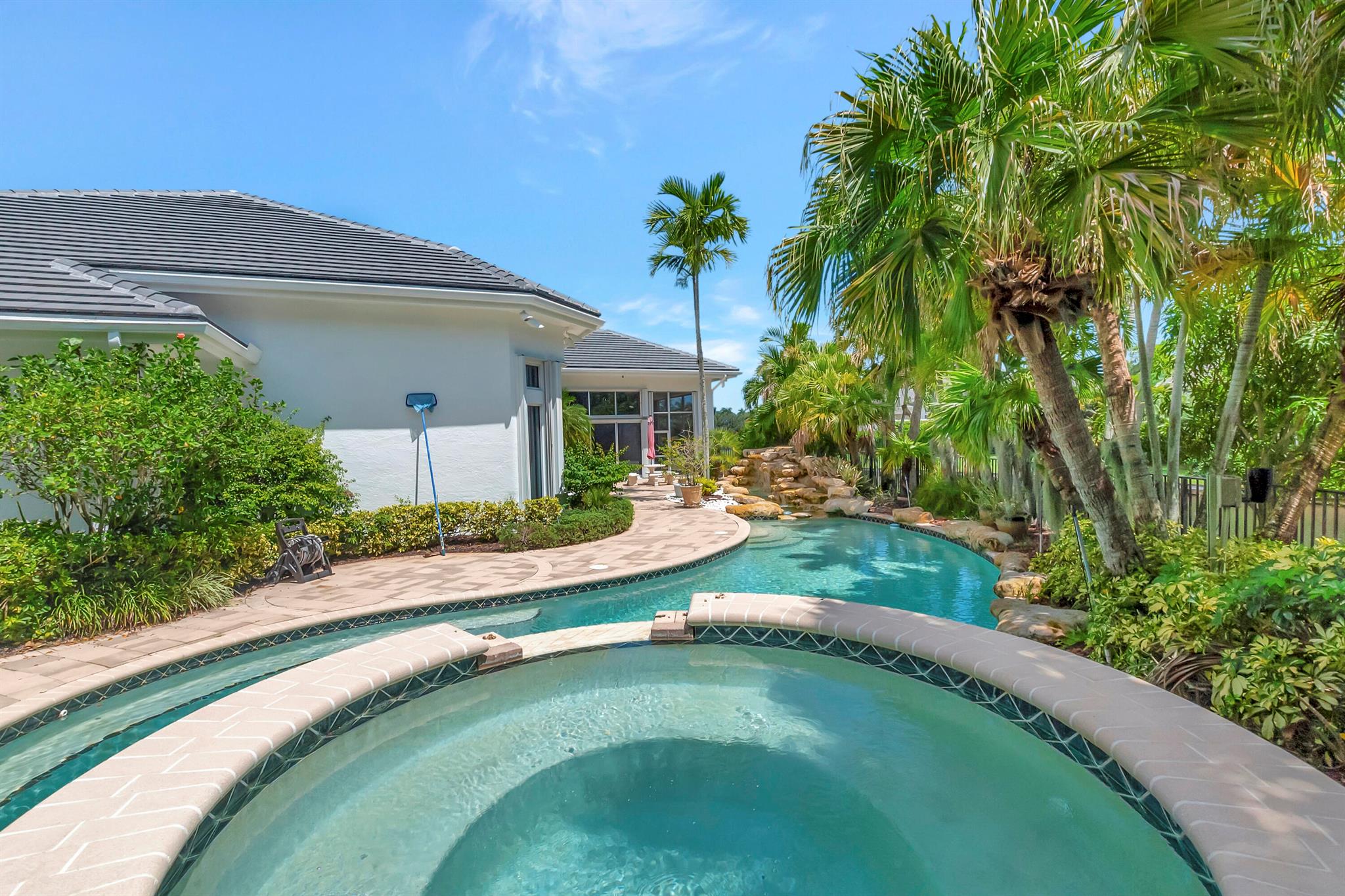 LANDINGS AT WOODFIELD COU - Residential