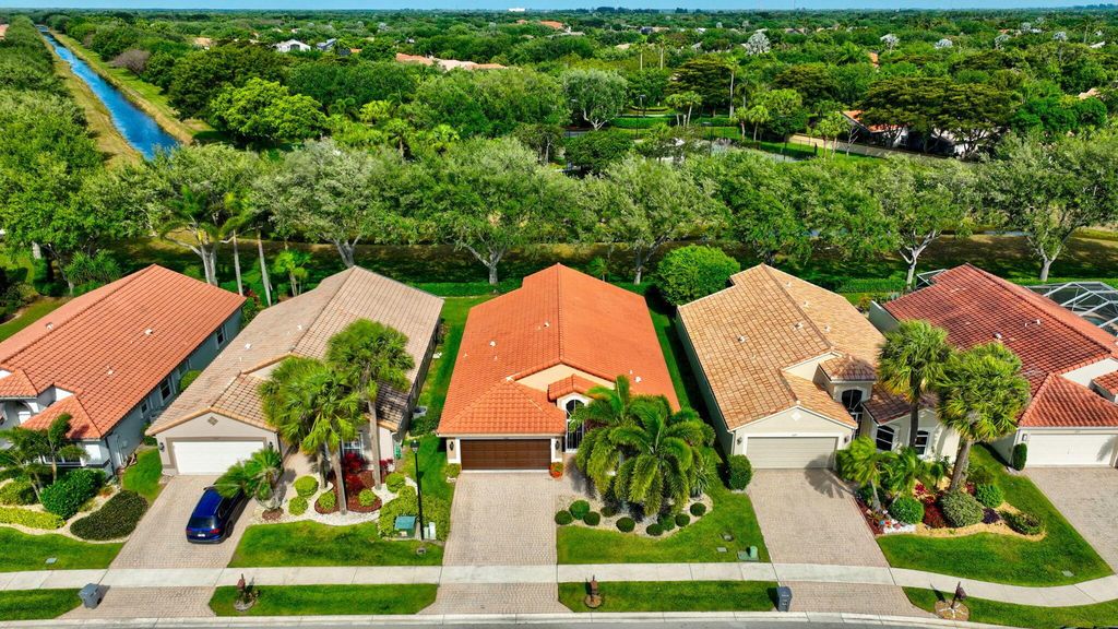 Photo of 6661 Sherbrook Drive, Boynton Beach, FL 33437 (MLS # R11099555)