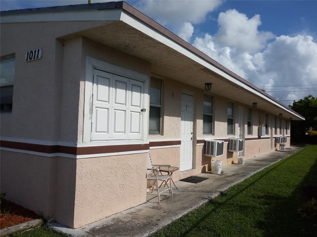 Meekins Add 1 Amd 26-50 B - Residential Lease