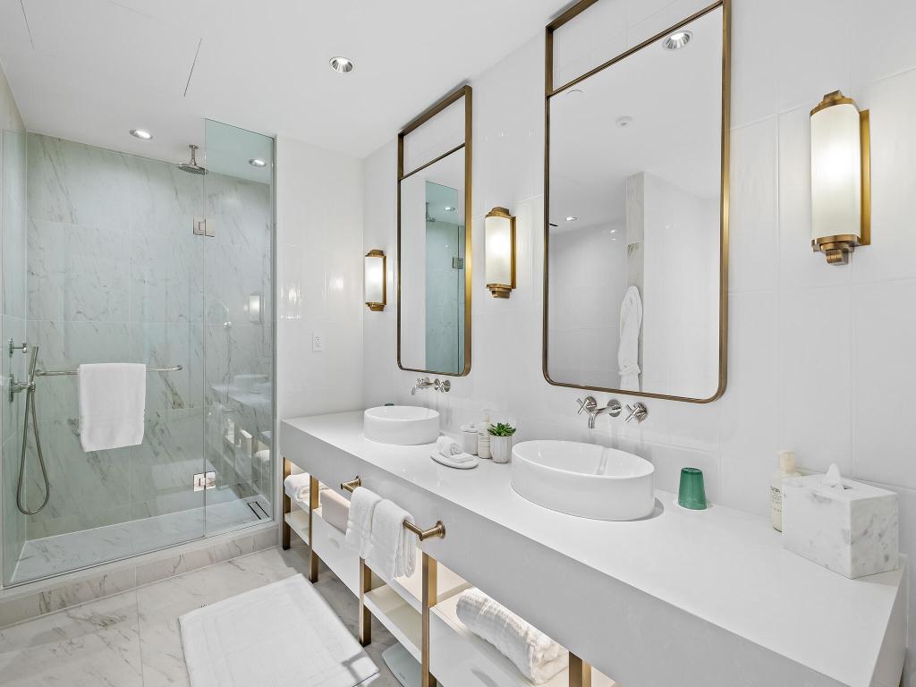 Four Seasons - Residential