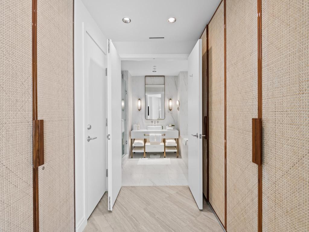 Four Seasons - Residential