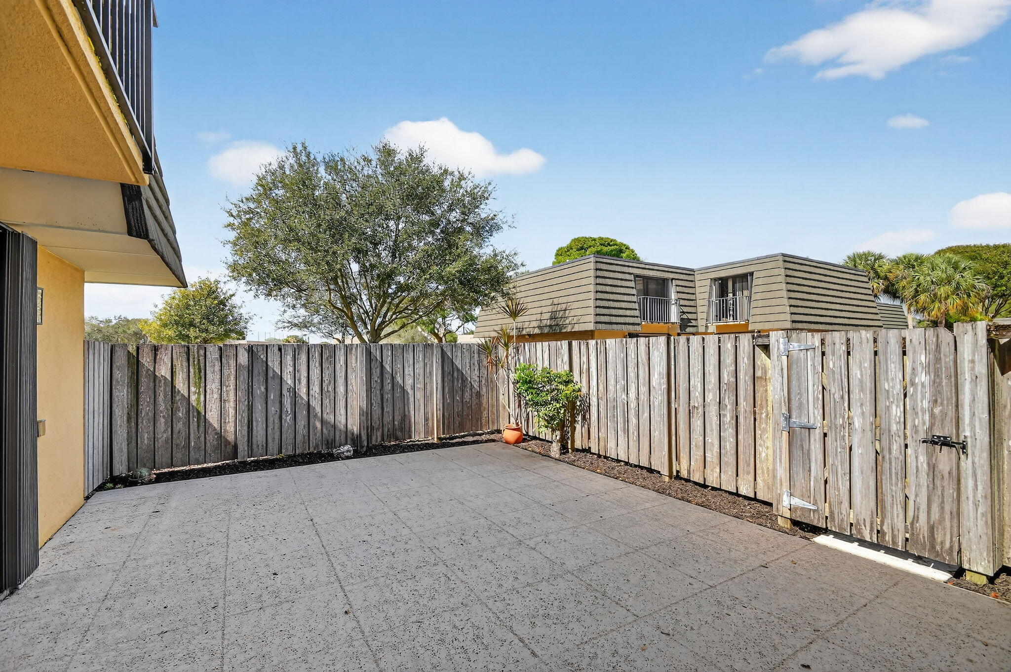 VILLAGE OF SANDALWOOD LAKES 3 - Residential