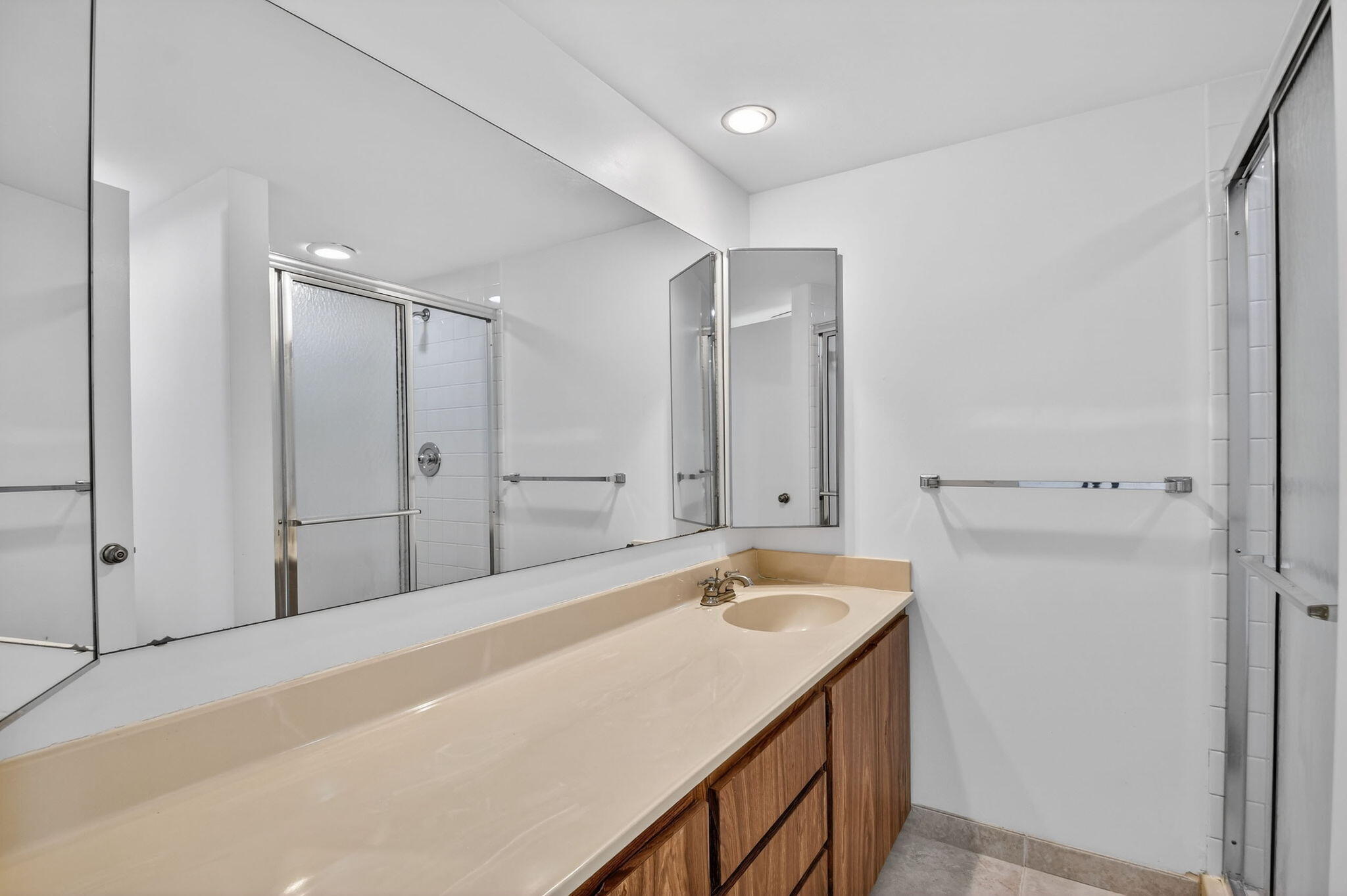 VILLAGE OF SANDALWOOD LAKES 3 - Residential