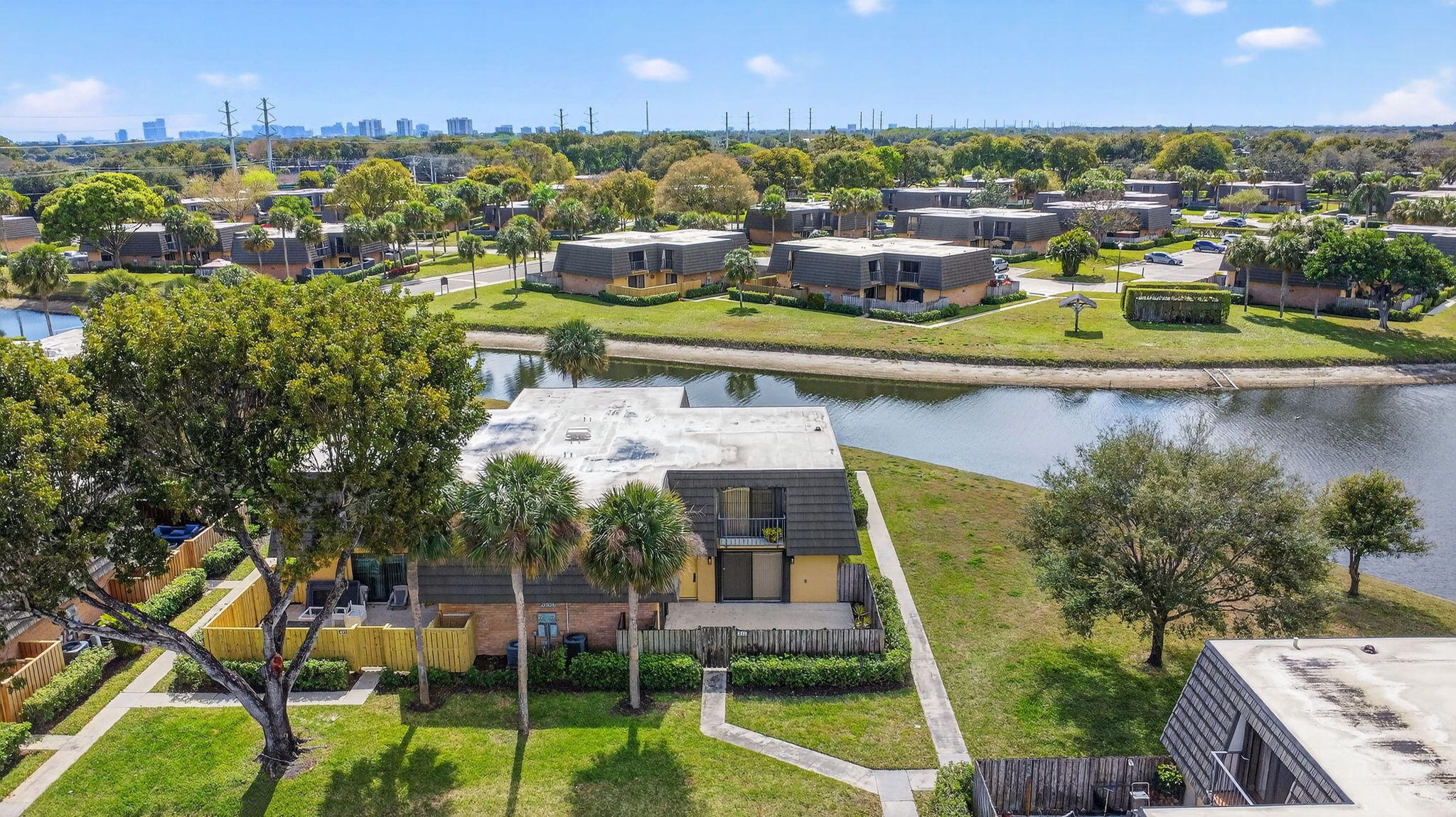 VILLAGE OF SANDALWOOD LAKES 3 - Residential