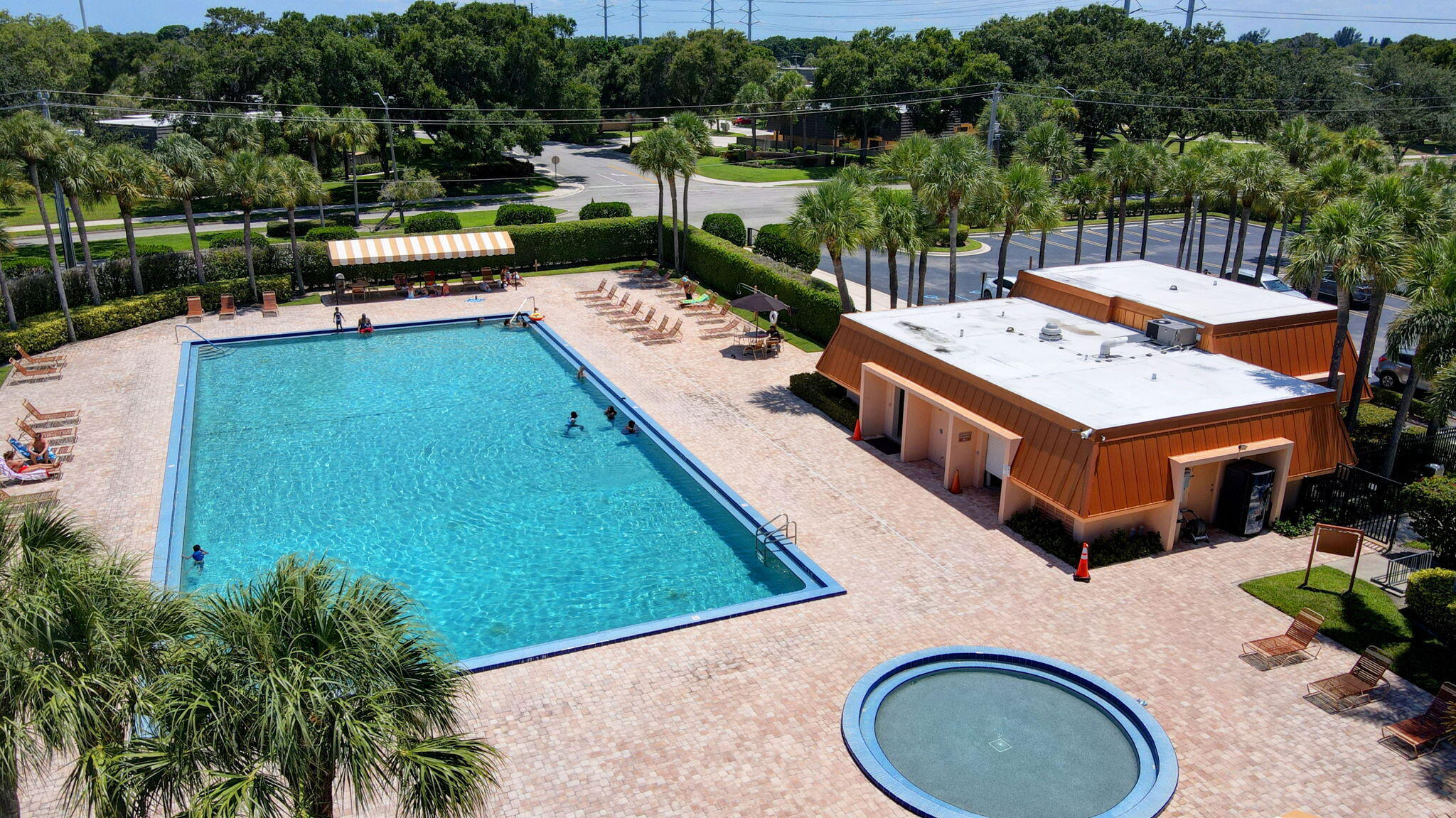 VILLAGE OF SANDALWOOD LAKES 3 - Residential