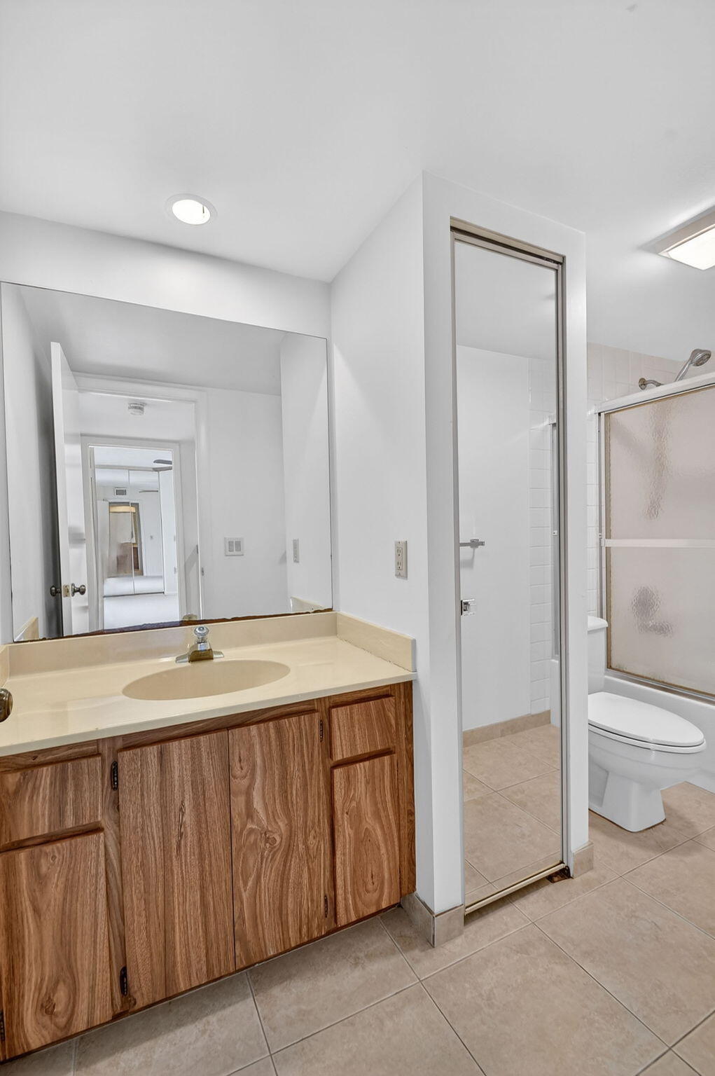 VILLAGE OF SANDALWOOD LAKES 3 - Residential