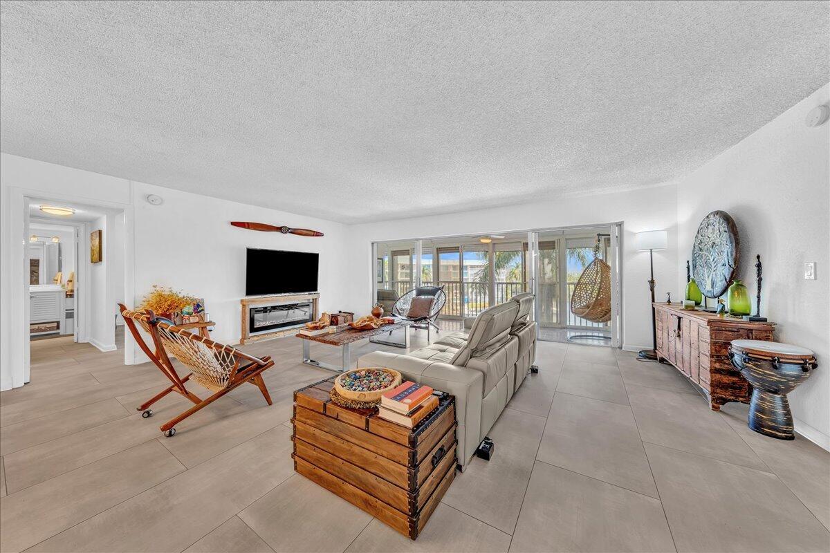 HILLSBORO COVE CONDO - Residential