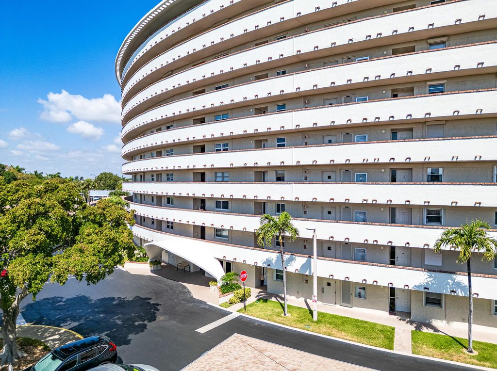 Photo of 1523 E Hillsboro Boulevard #531, Deerfield Beach, FL 33441 (MLS # R11134090)