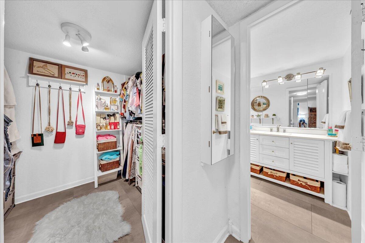 HILLSBORO COVE CONDO - Residential