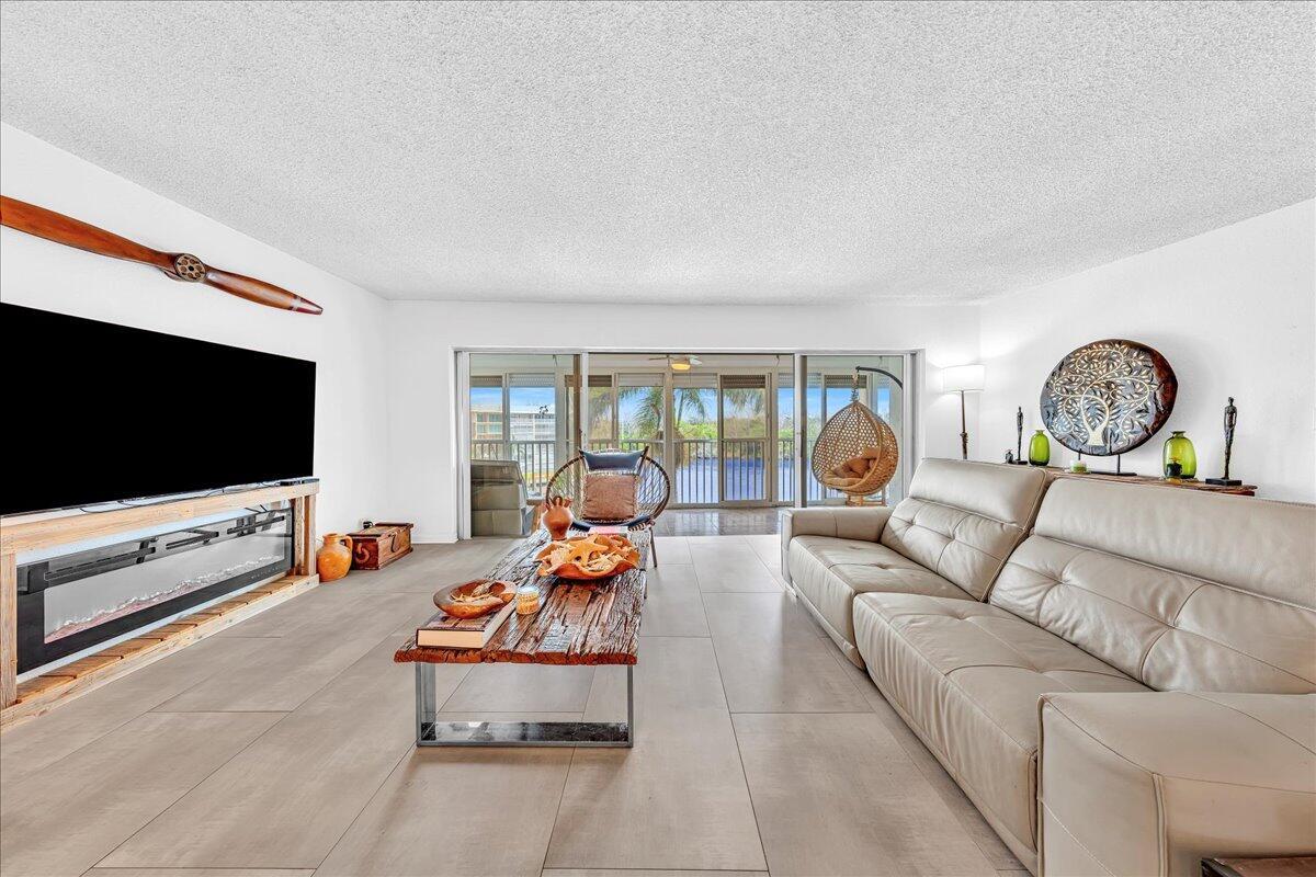 HILLSBORO COVE CONDO - Residential