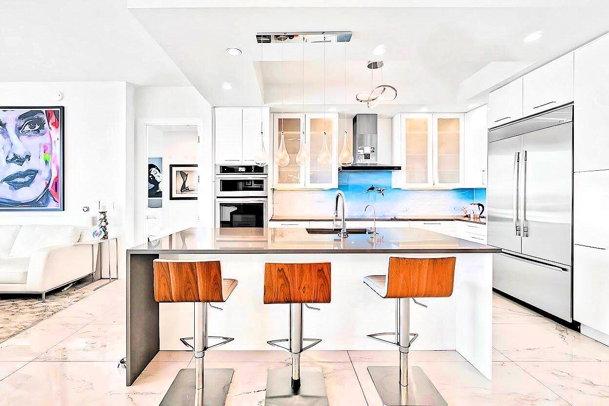 1 Water Club 2204 Way Ph 2204