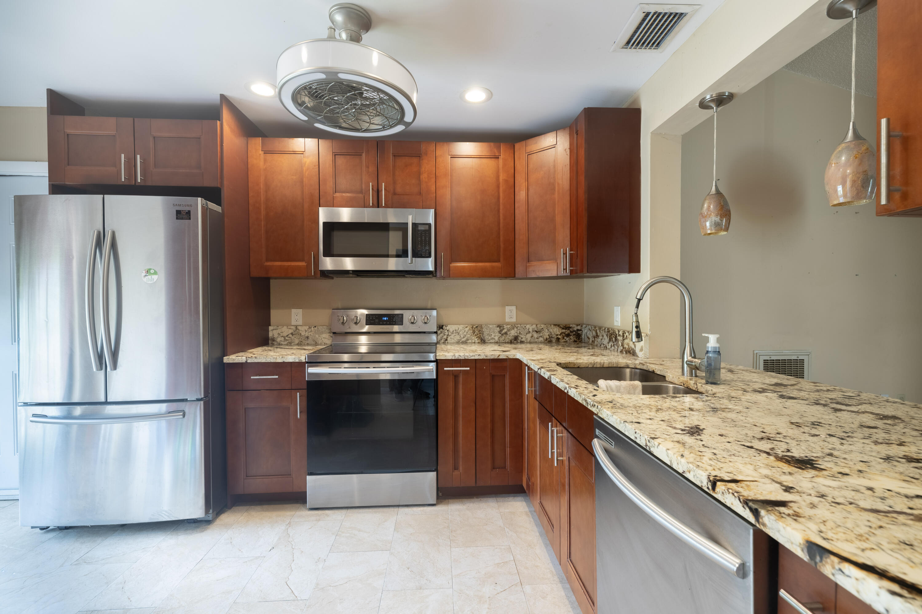 BUTTONWOOD 1 - Residential