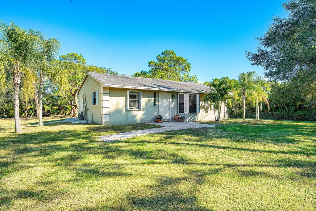 Photo of 17929 88th Road N, Loxahatchee, FL 33470 (MLS # R11163421)