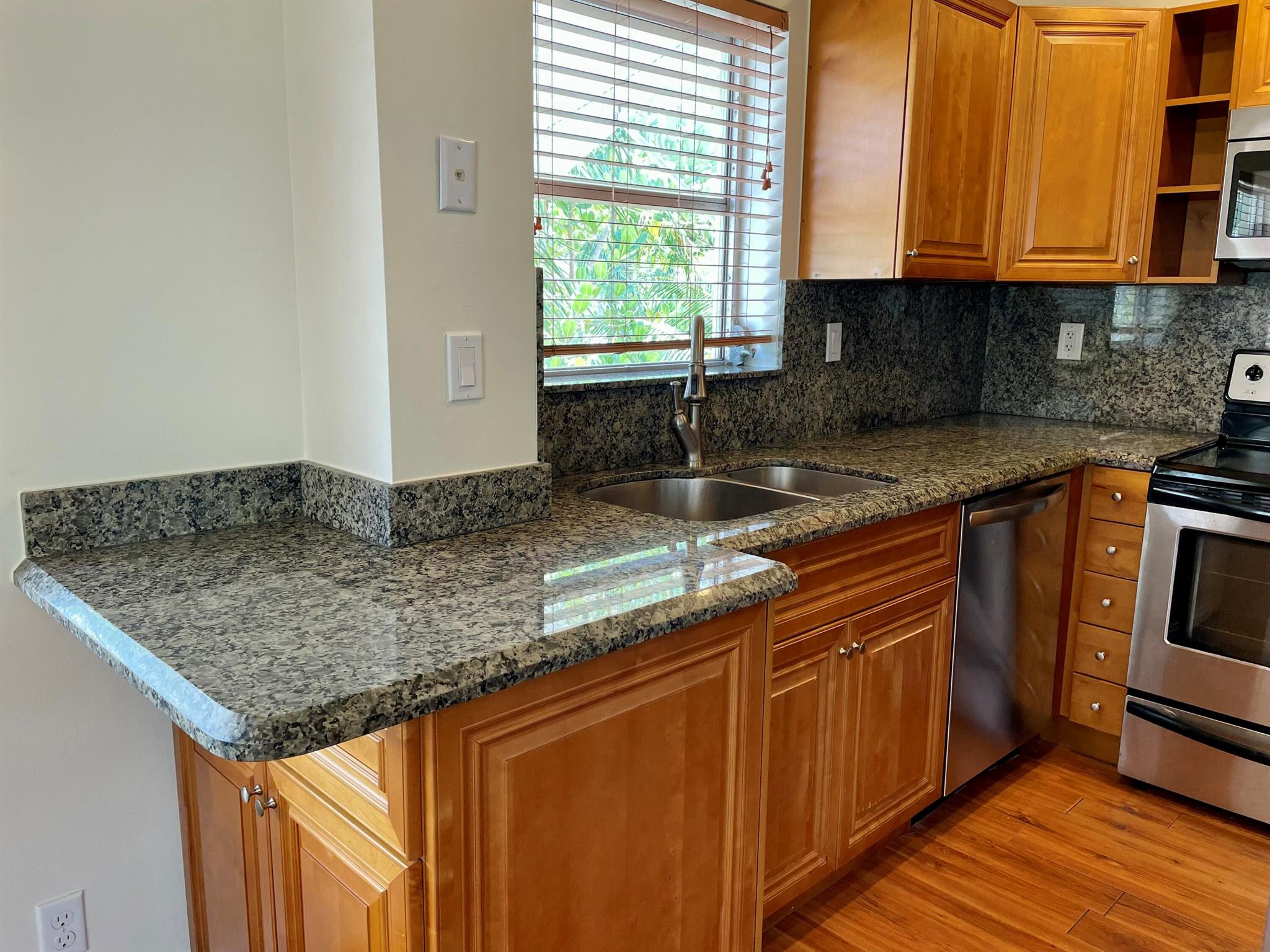 101 N Lakeside Drive 1