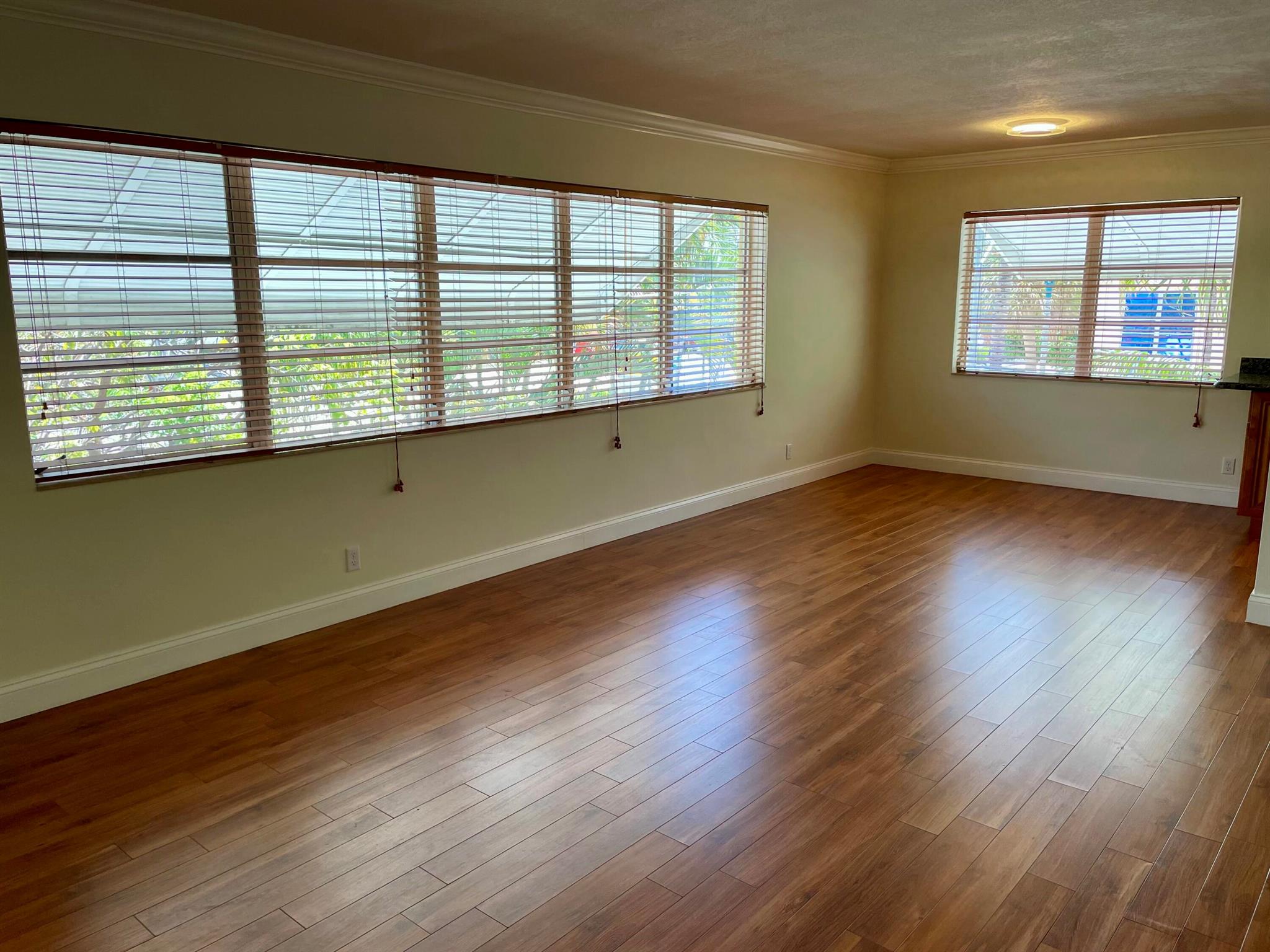 101 N Lakeside Drive 1