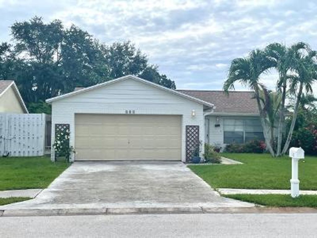 Photo of 153 Banyan Circle, Jupiter, FL 33458 (MLS # R10726315)