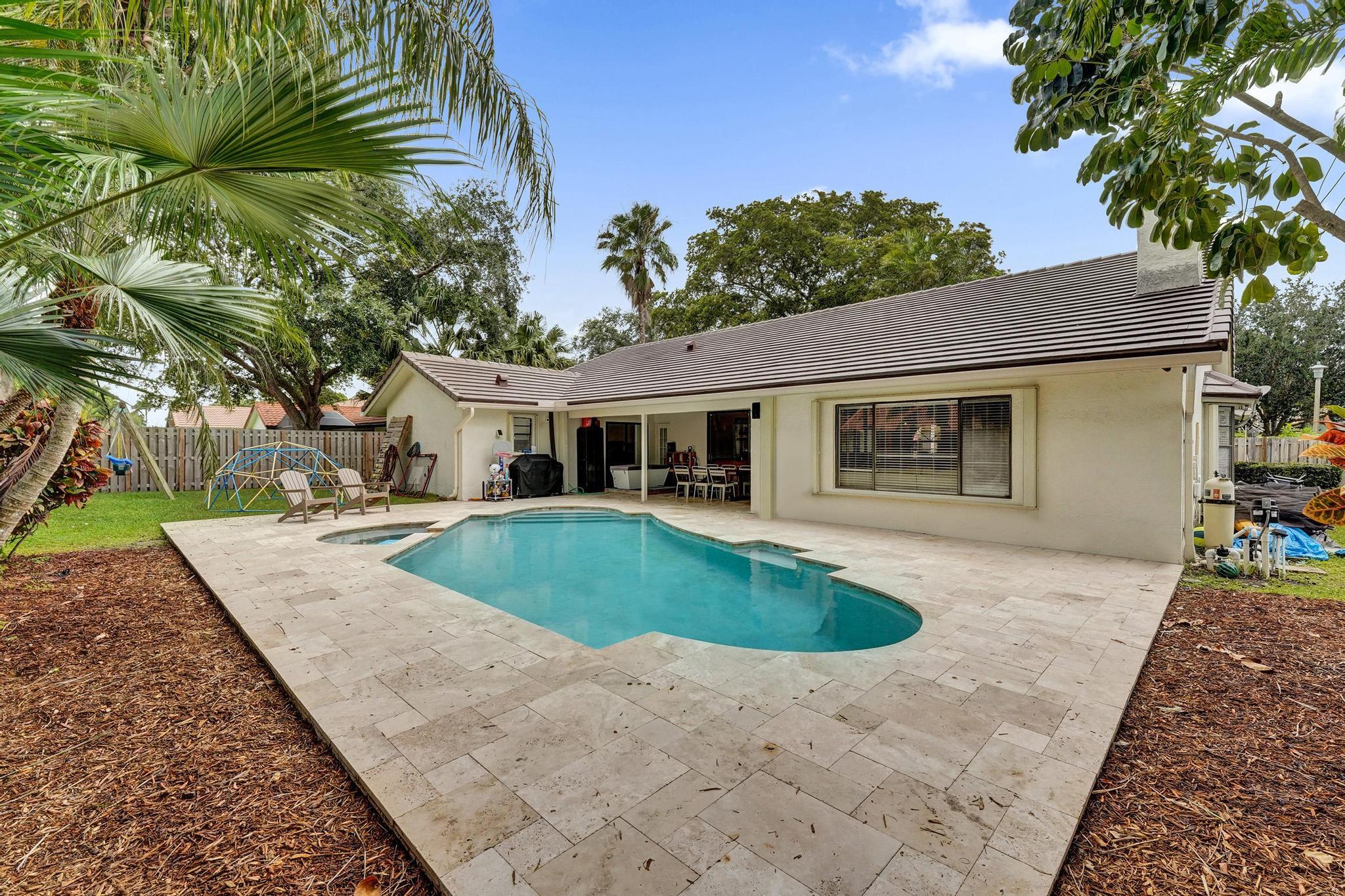 JACARANDA LAKES SECTION 13 - Residential