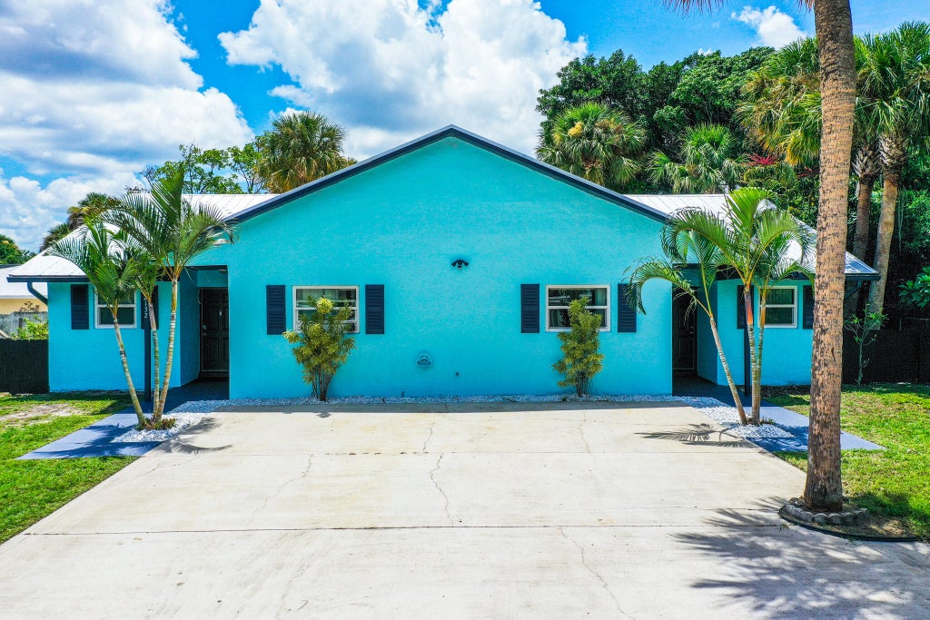Photo of 2132 NE Pelican Terrace, Jensen Beach, FL 34957 (MLS # R11012102)