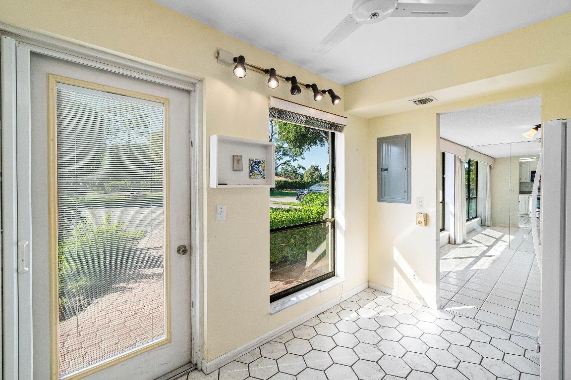 4663 Kittiwake Court Kingfisher N