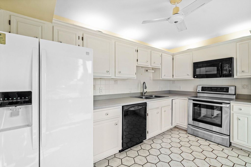 Photo of 4663 Kittiwake Court #Kingfisher N, Boynton Beach, FL 33436 (MLS # R11151826)