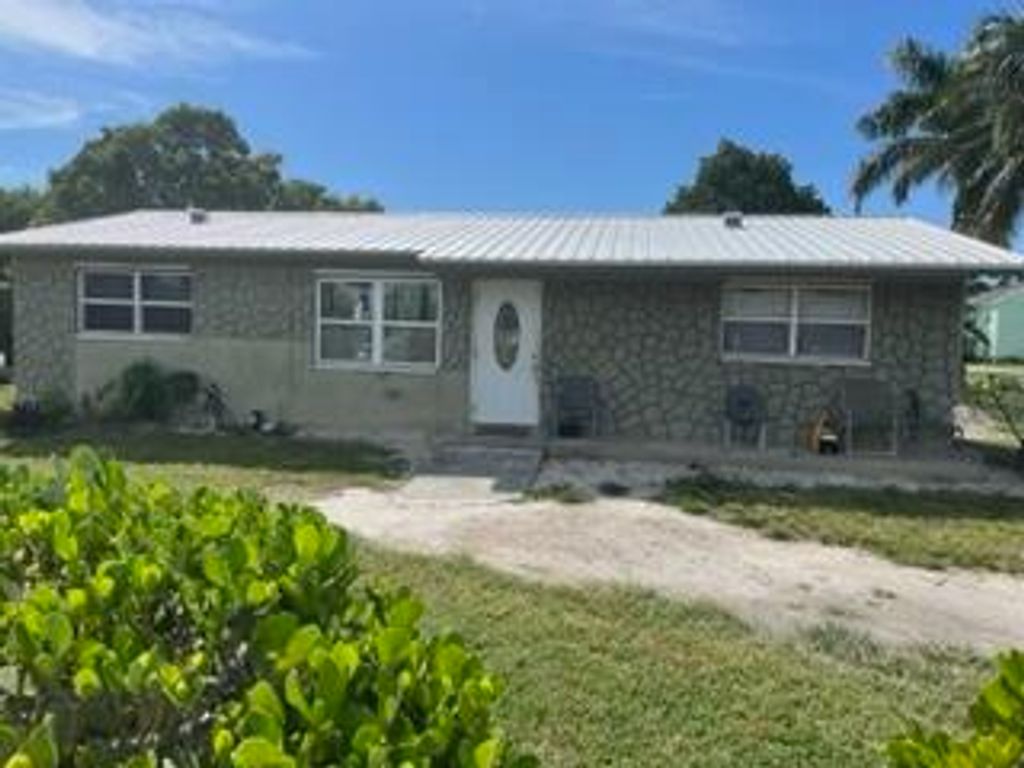 Photo of 170 SW 7th Avenue, South Bay, FL 33493 (MLS # R10922878)