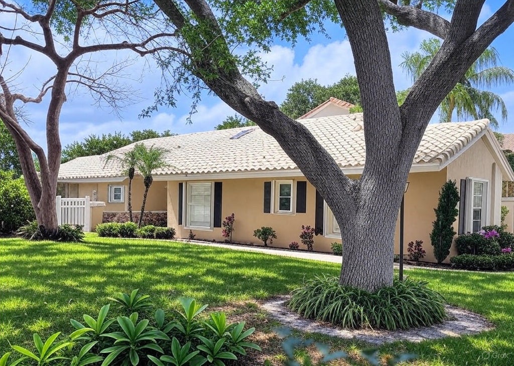 Photo of 10356 Sunstream Lane, Boca Raton, FL 33428 (MLS # B26078950)