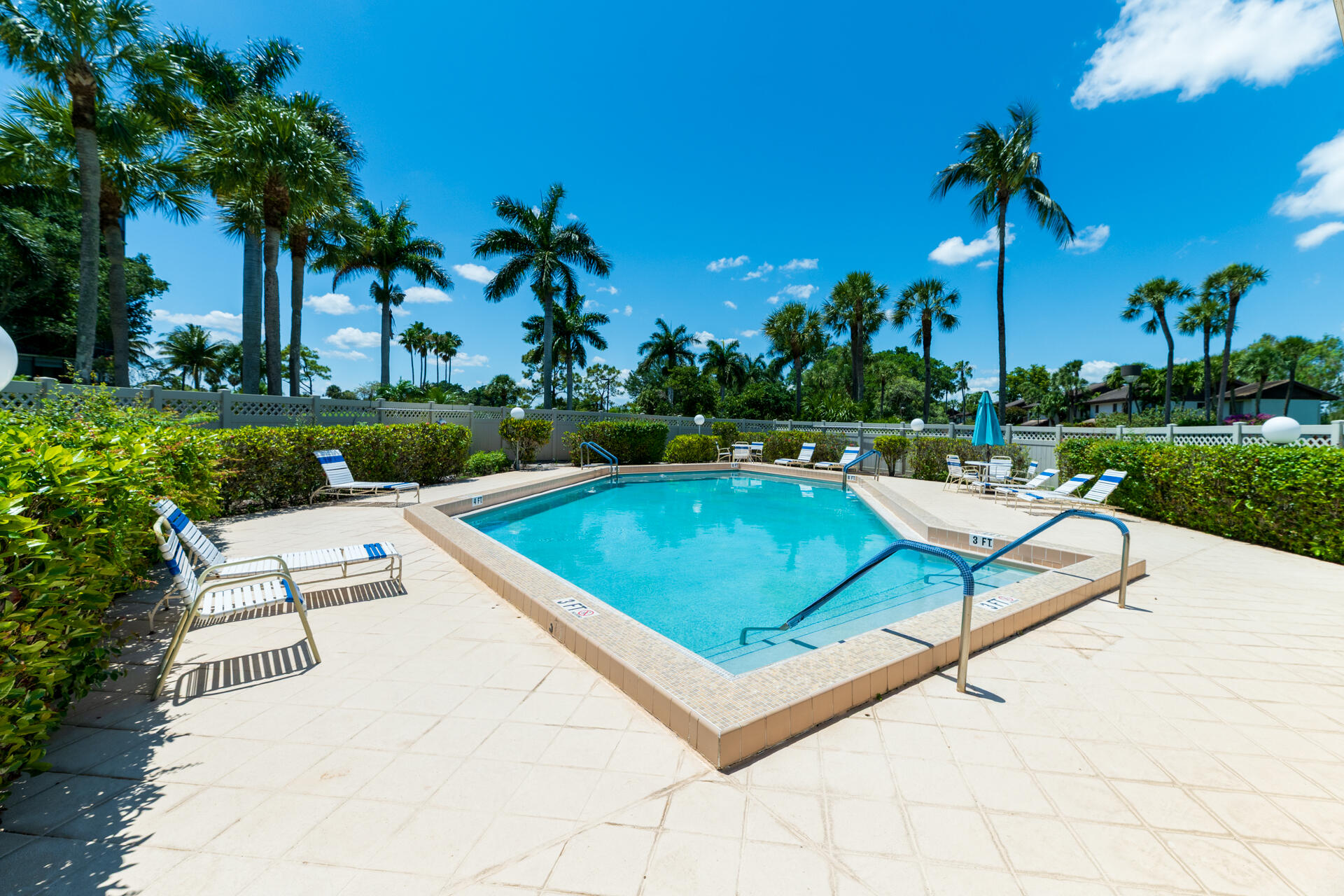 FOUNTAINS SOUTH - Residential