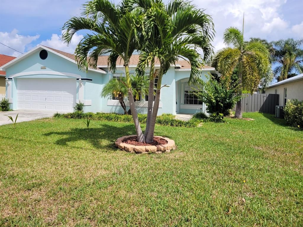 Photo of 6083 Lauderdale Street, Jupiter, FL 33458 (MLS # R10880851)