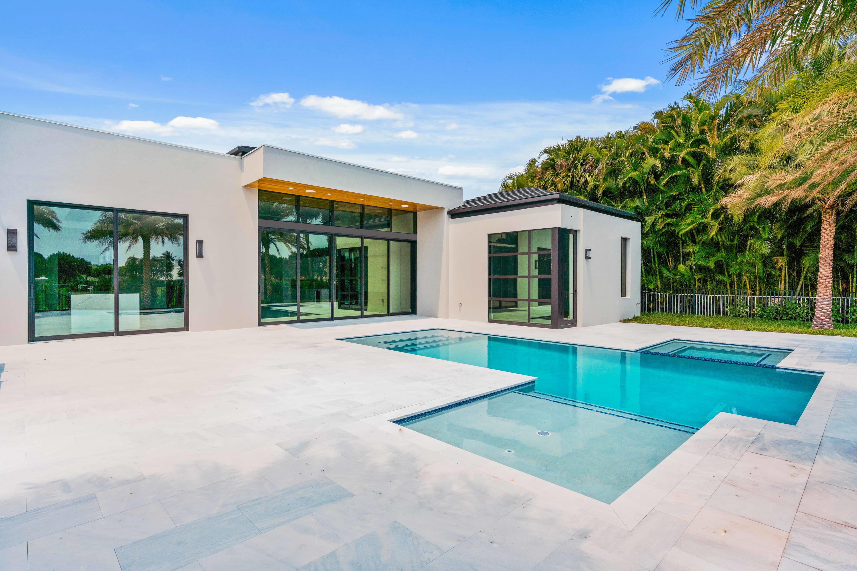 ADMIRALS COVE - Residential