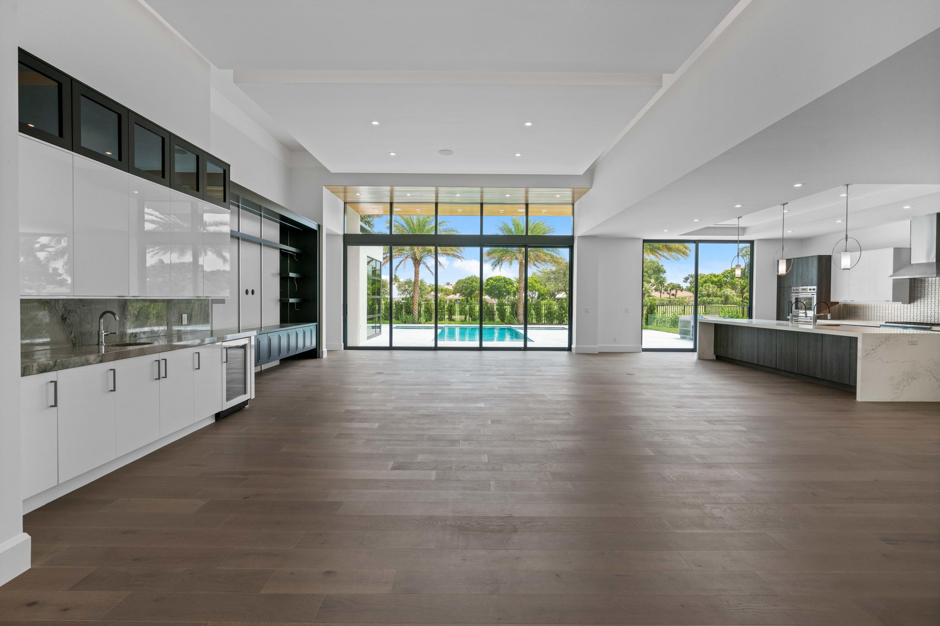 ADMIRALS COVE - Residential