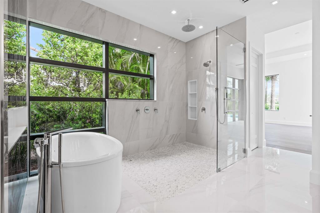 ADMIRALS COVE - Residential