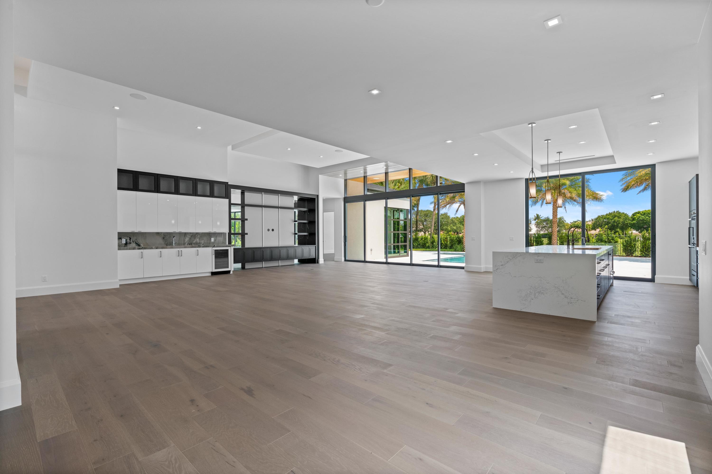 ADMIRALS COVE - Residential