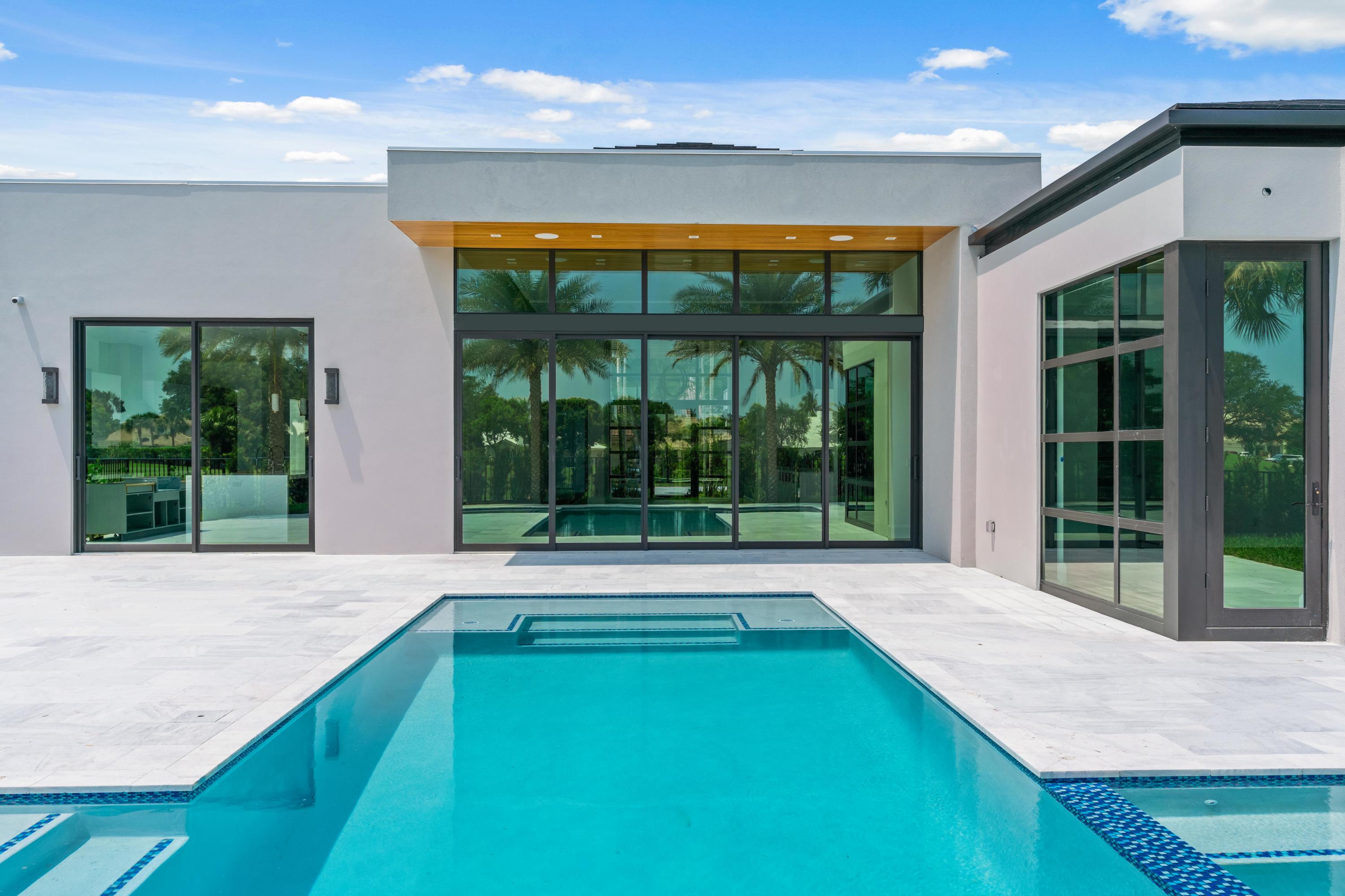 ADMIRALS COVE - Residential