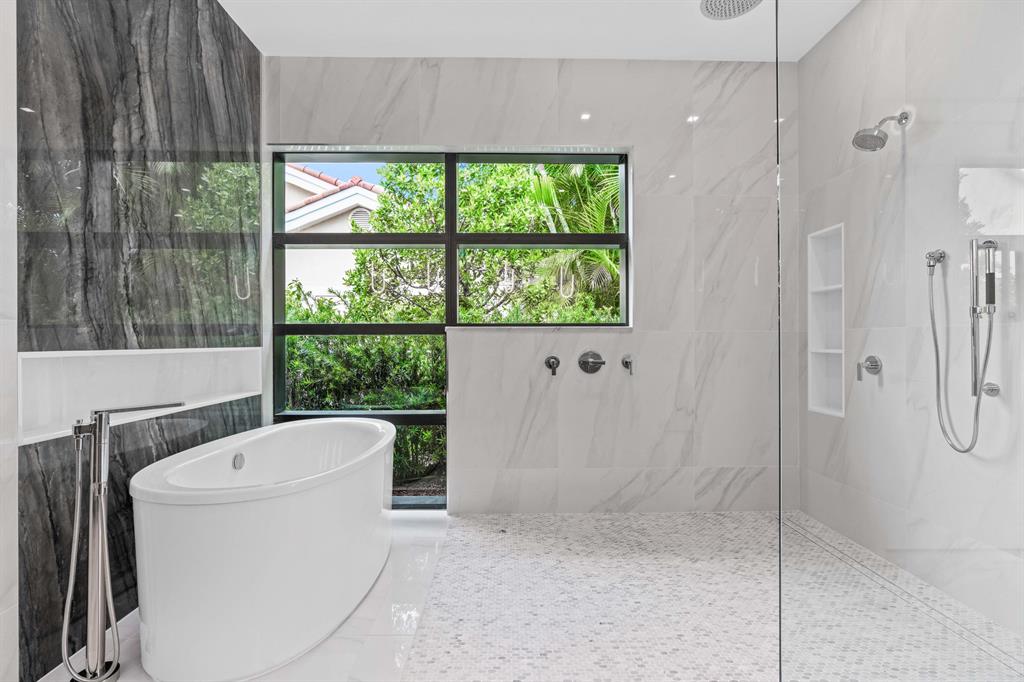 ADMIRALS COVE - Residential