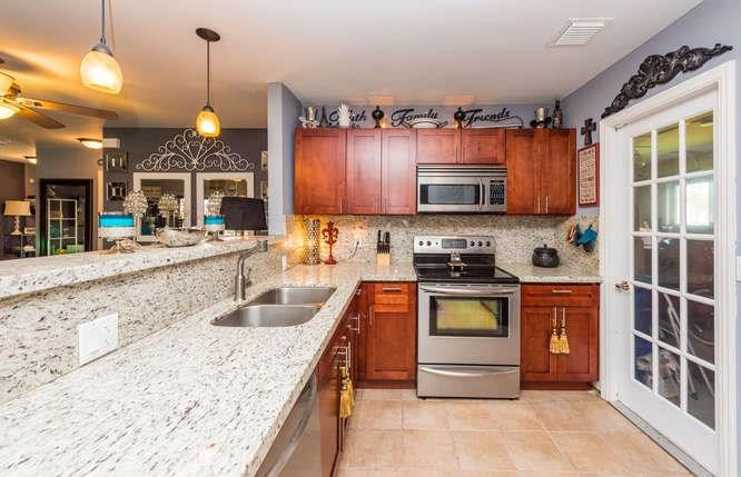 PEMBROKE LAKES - Residential