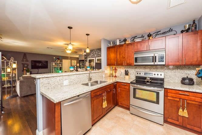 PEMBROKE LAKES - Residential