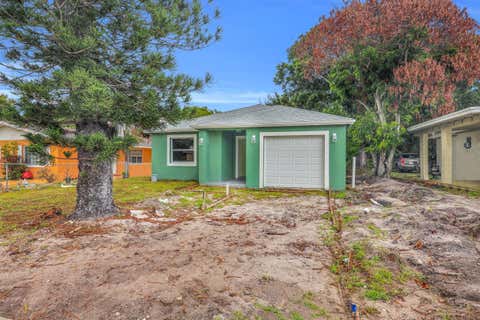 Photo of 2002 Avenue M, Fort Pierce, FL 34950 (MLS # B26046289)