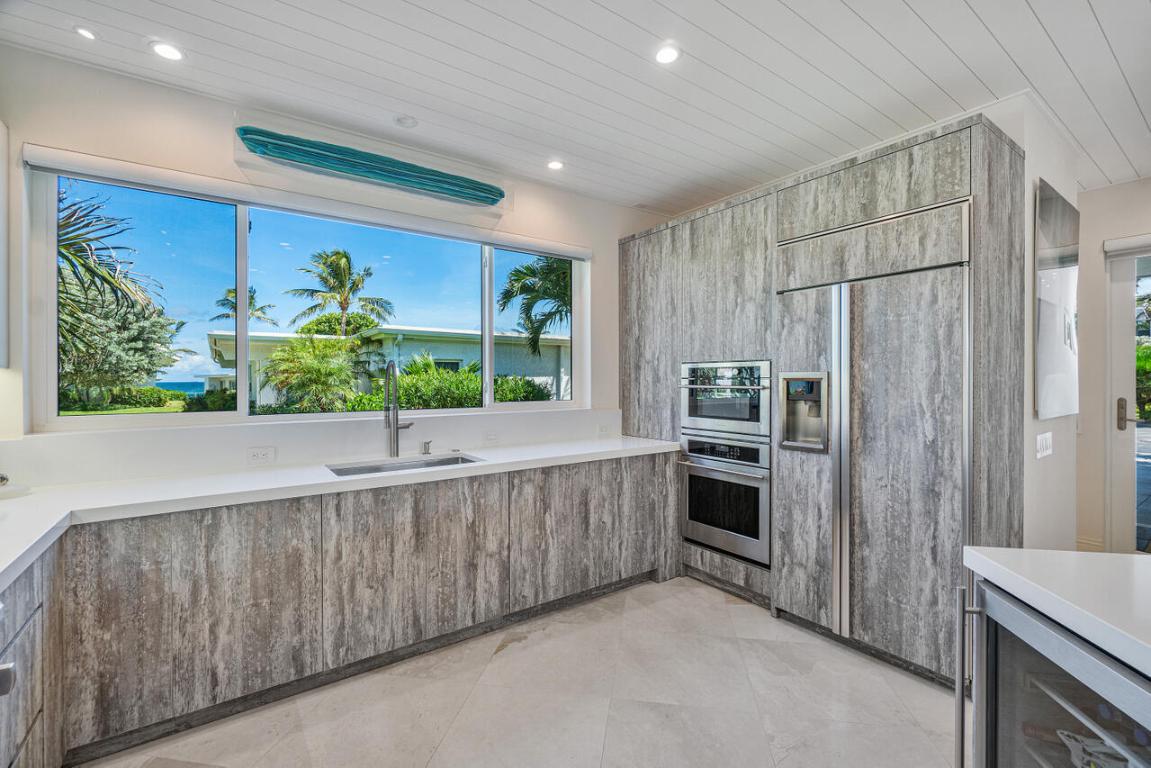 1212 Hillsboro Mile Villa 10