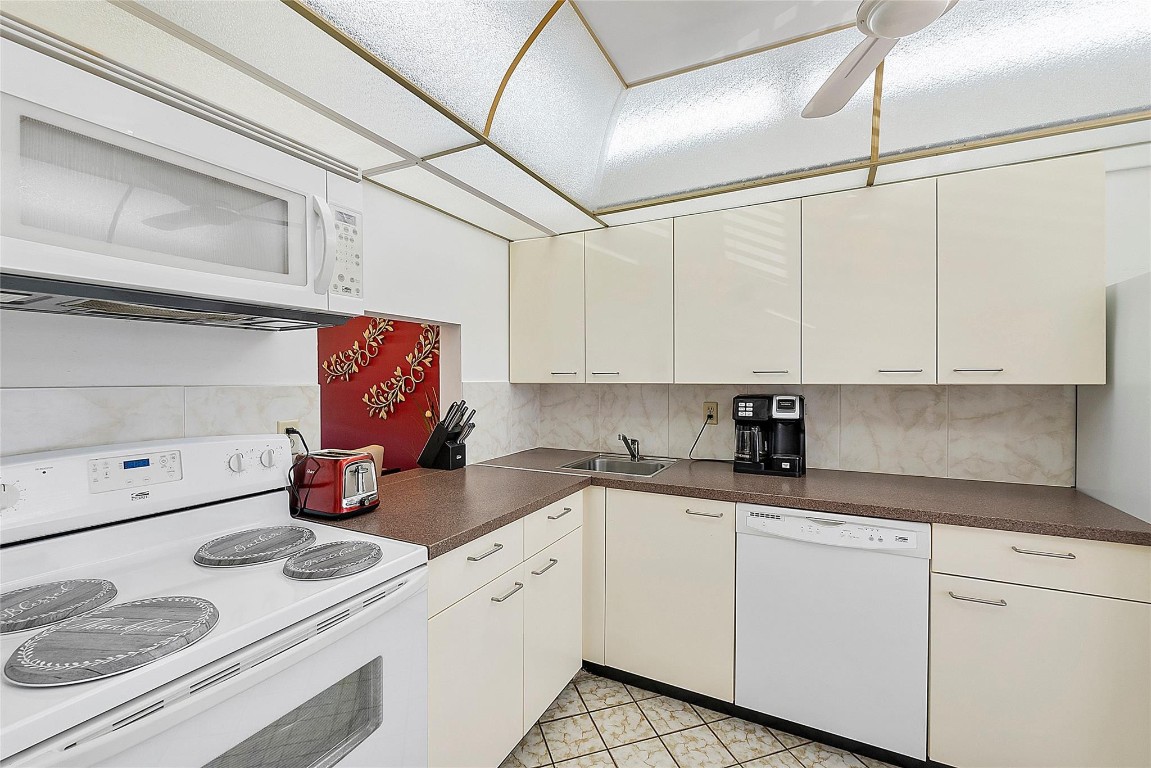 BERMUDA CLUB FIVE - Residential