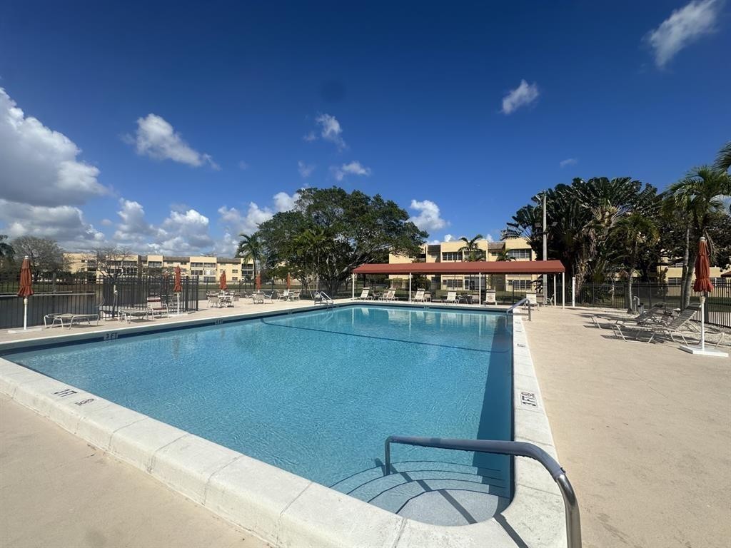 BERMUDA CLUB FIVE - Residential