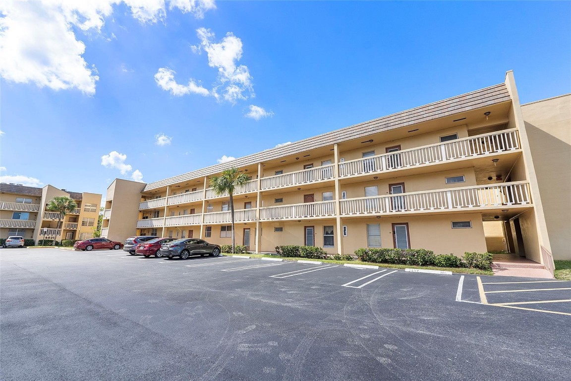 BERMUDA CLUB FIVE - Residential