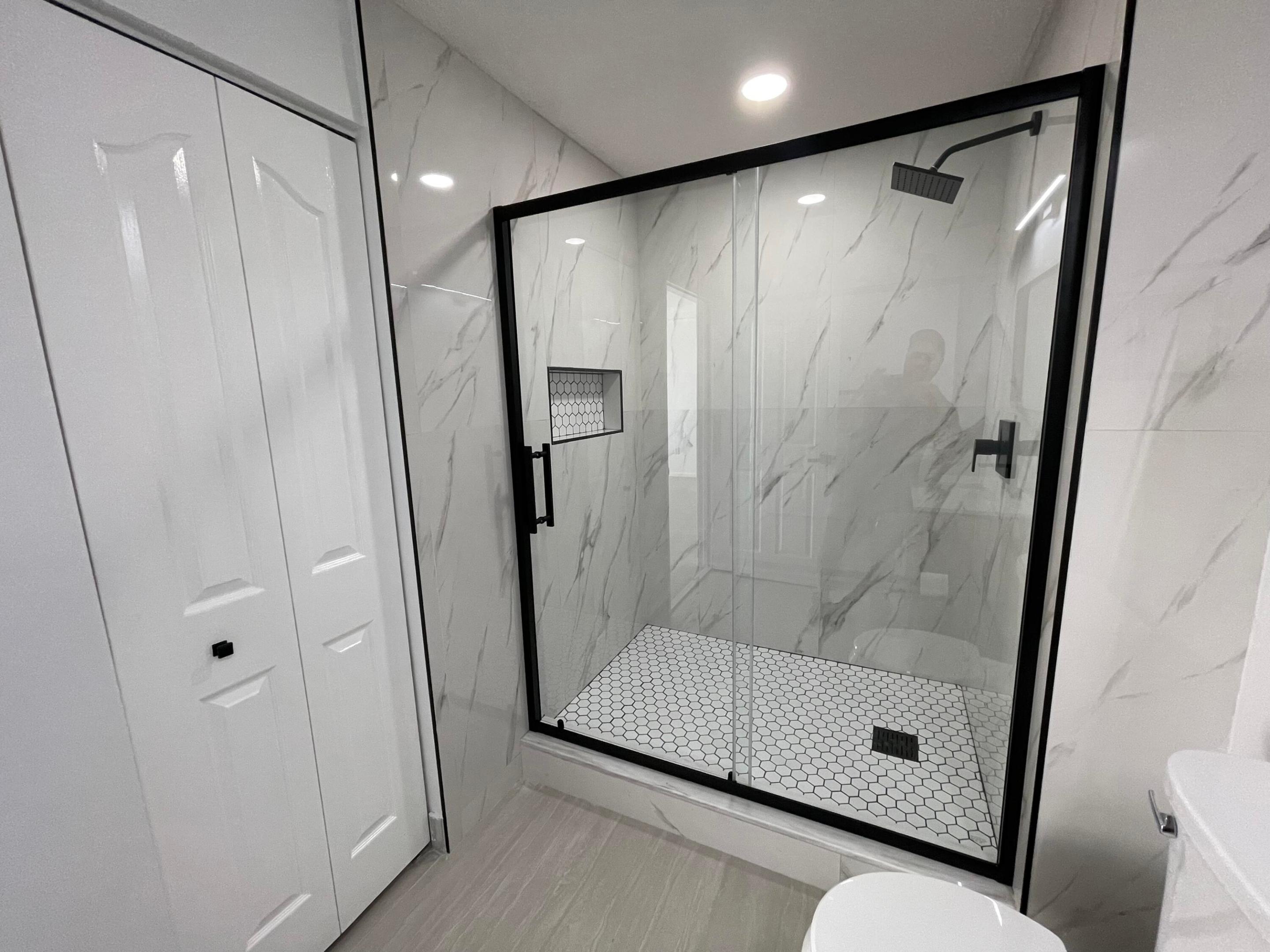 MEZZANO CONDO - Residential Lease