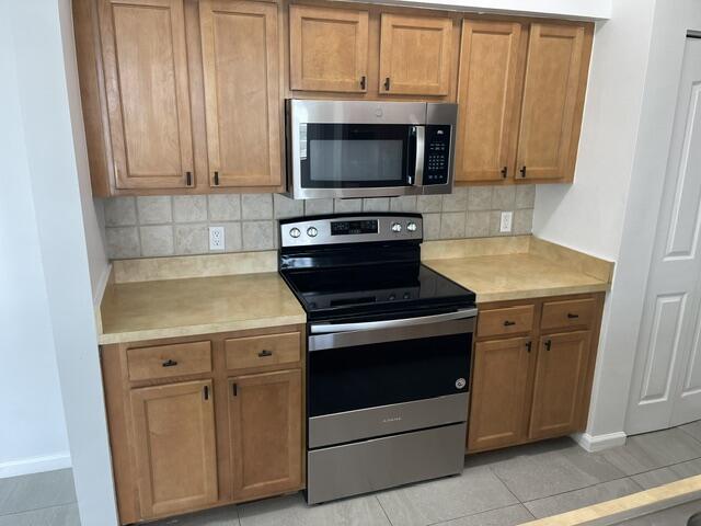 MEZZANO CONDO - Residential Lease