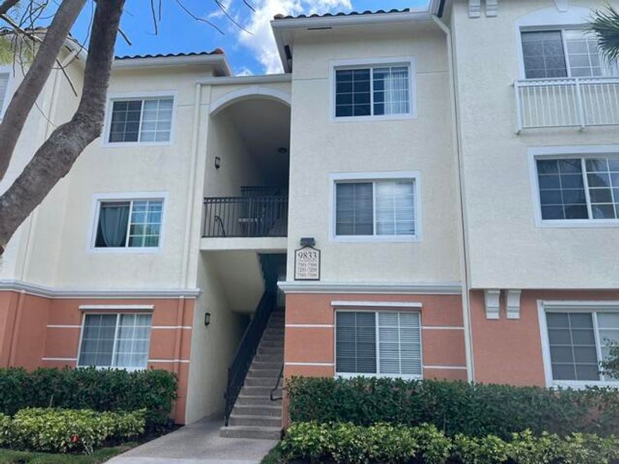 Updated 3 Bed / 2 Bath Condo - Water Included!  Bright & spacious split floor plan with amazing balcony views!! Will not be disappointed. Upgraded with new flooring, renovated bathrooms, stainless steel appliances, granite counters & in-unit laundry.  Enjoy resort-style living with pool, gym, clubhouse, BBQ area & more in a gated community.    Prime location near shopping, dining & major highways (441 & Turnpike)   Water included | Move-in ready  Won't last—schedule your showing today! Small pets ok.