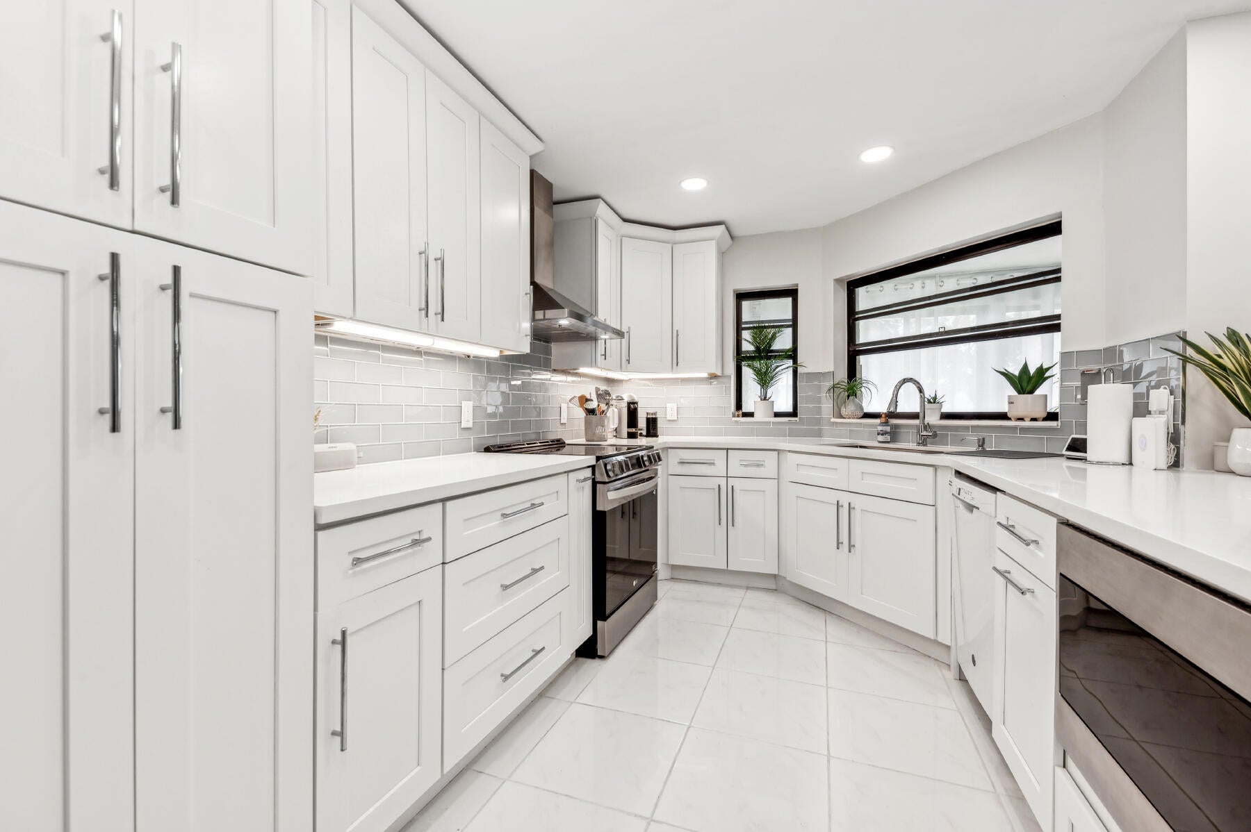 6029 Parkwalk Drive, Boynton Beach FL 33472