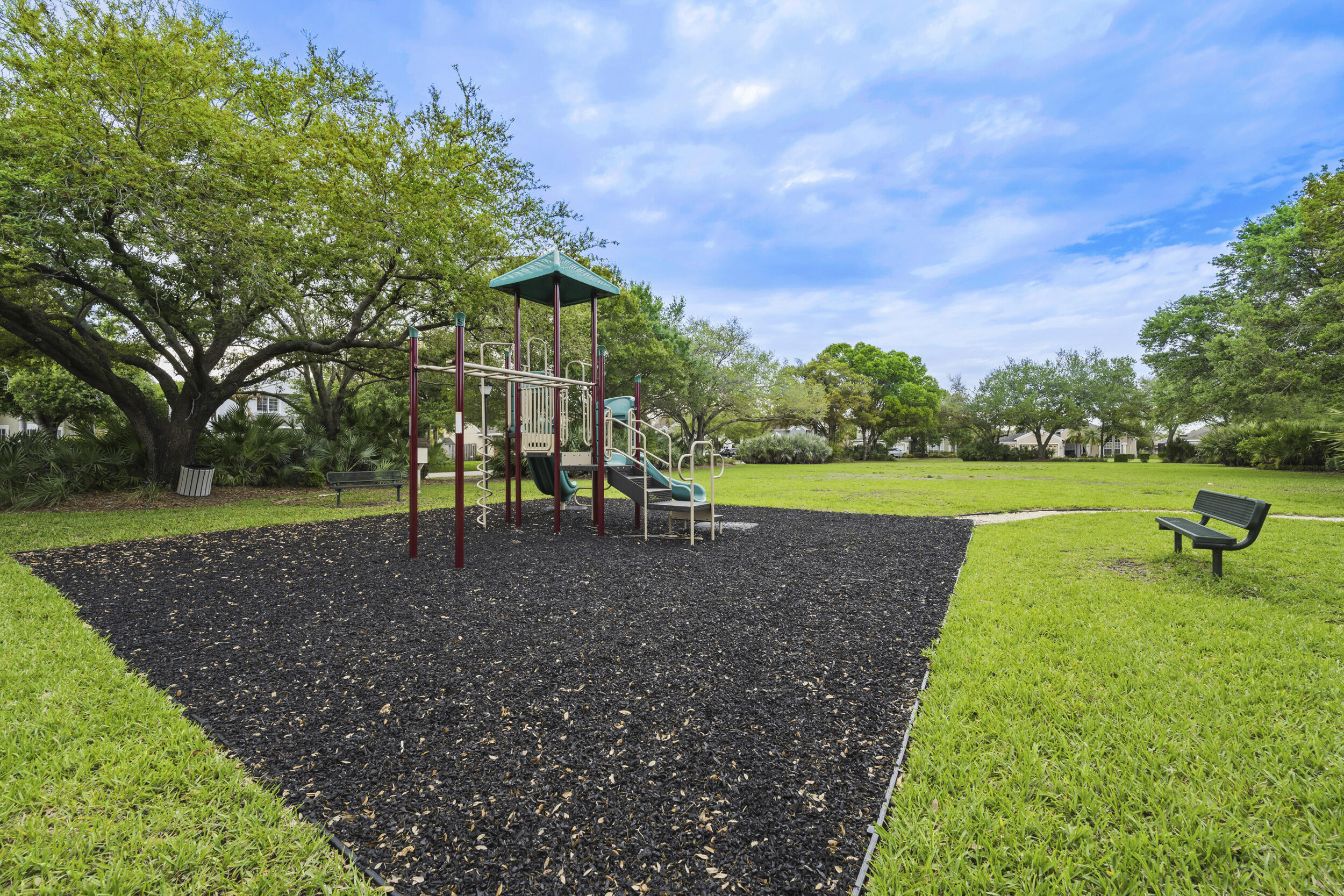 ISLESWORTH - Residential