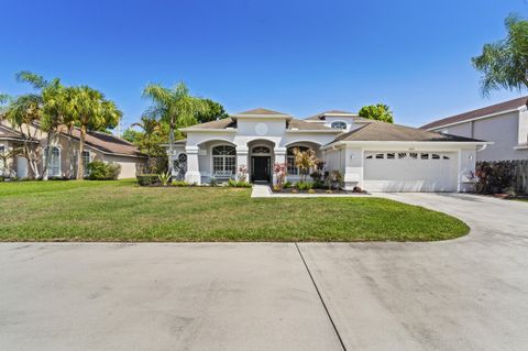 Photo of 3019 SW Captiva Court, Palm City, FL 34990 (MLS # B26010966)