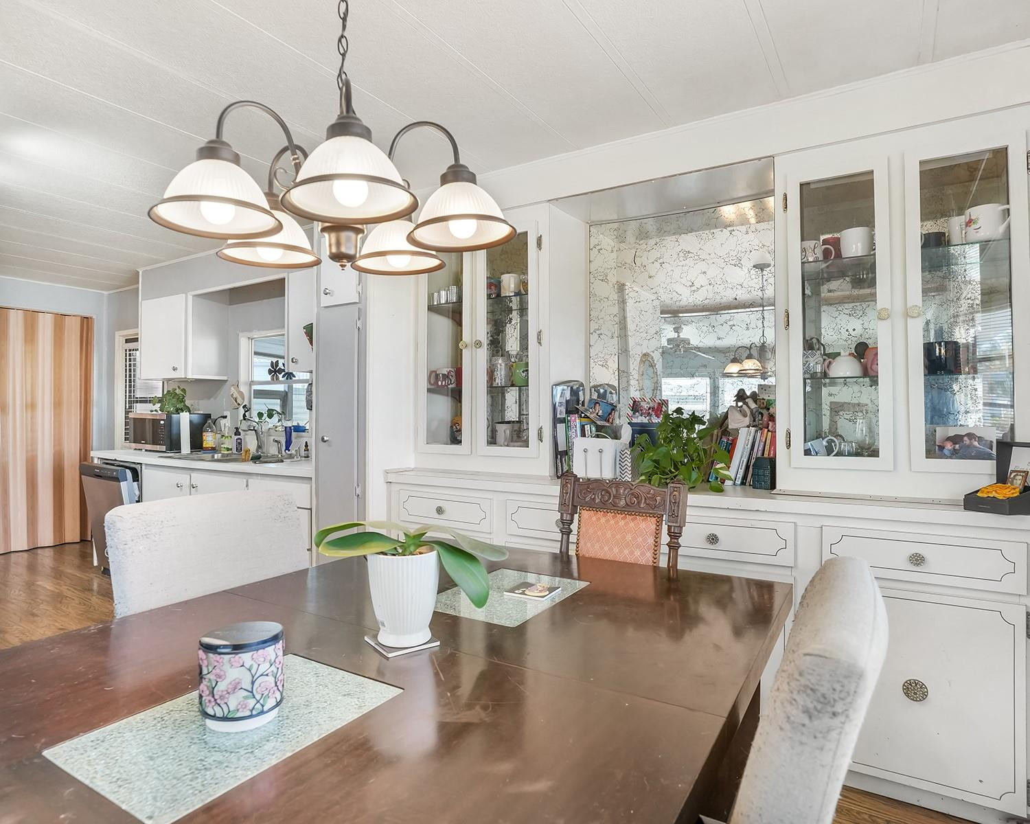 Ravenswood Estates & Mari - Residential