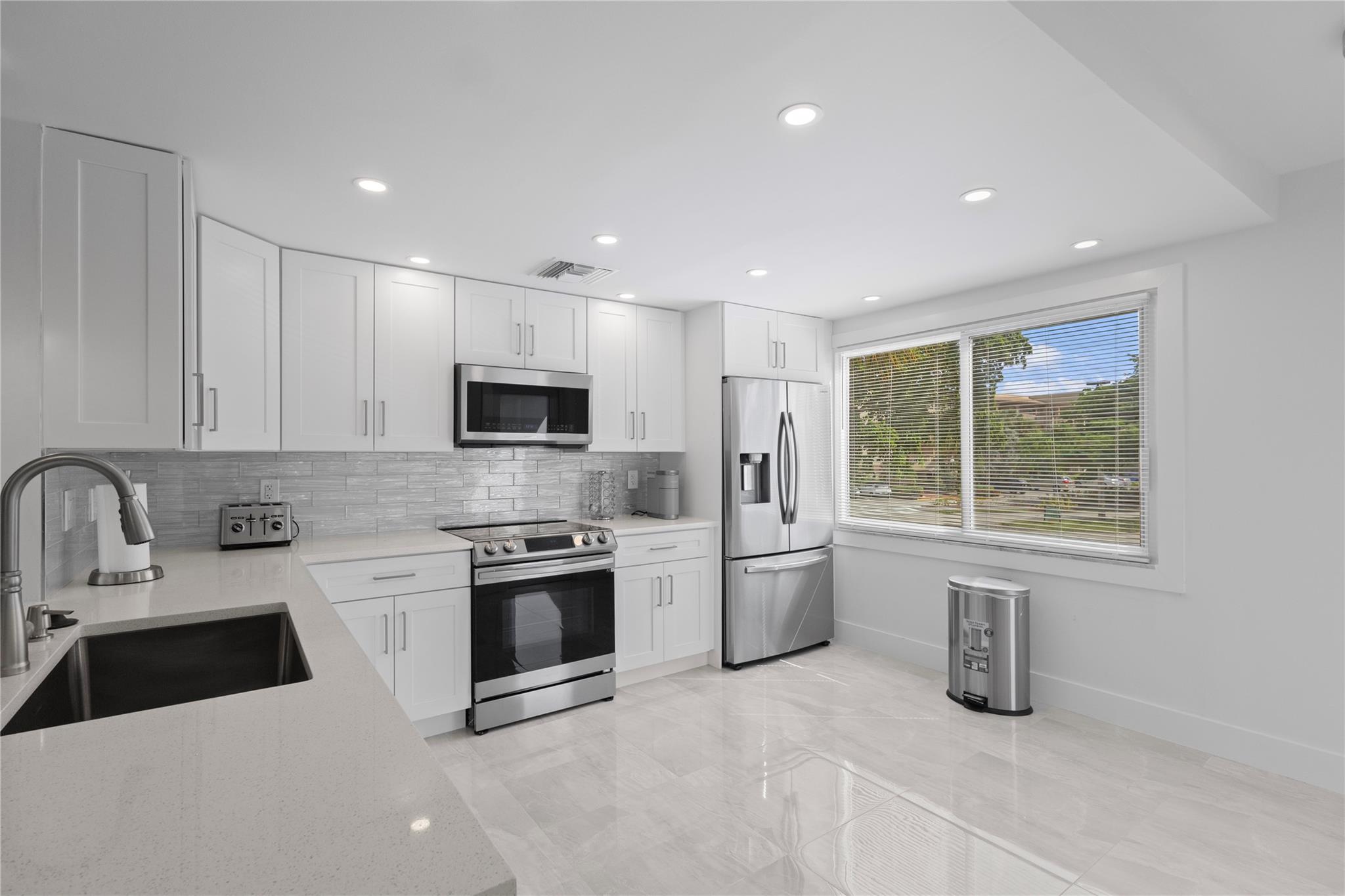 4301 Martinique Cir M2