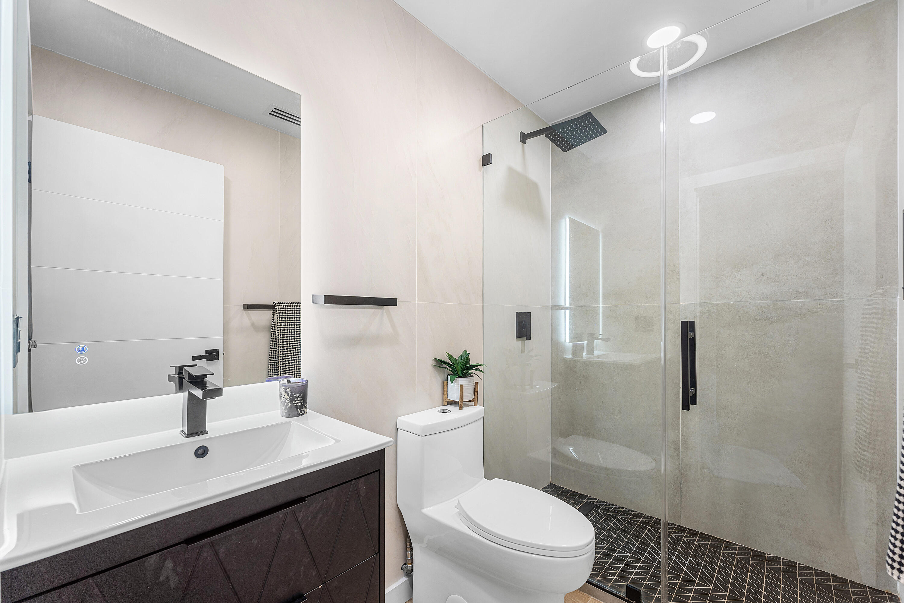 SUNRISE GOLF VILLAGE SECTION 24 - Residential